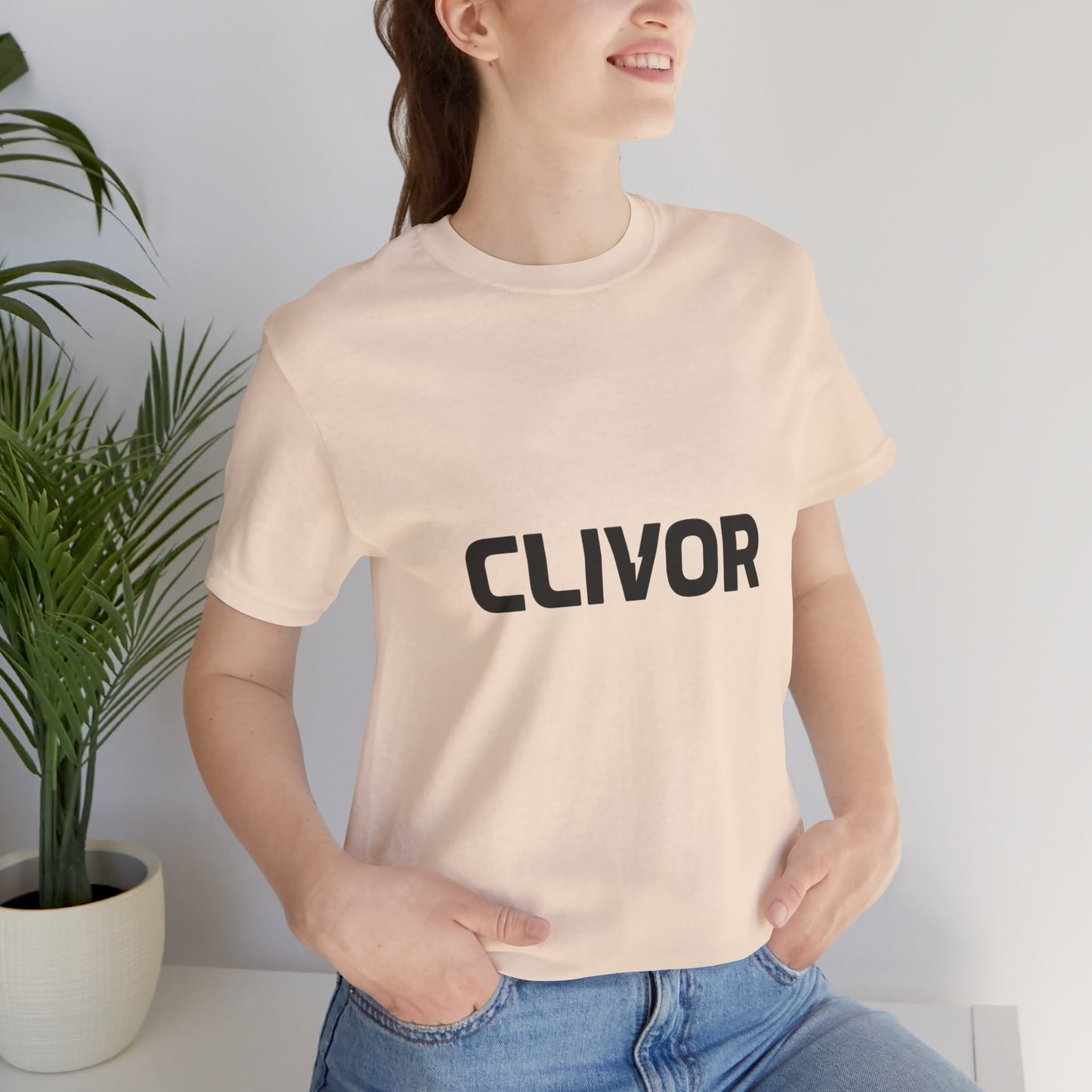 CLIVOR Originals Logo Tee – Unisex Streetwear Essential